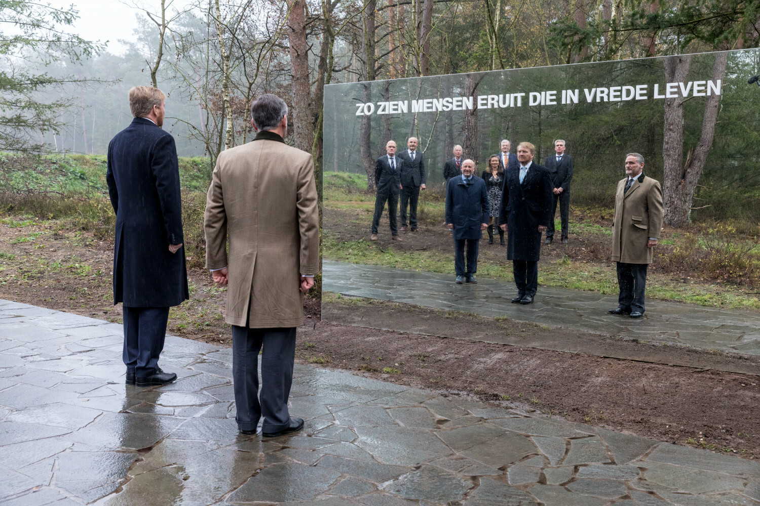 De Spiegel op Nationaal Ereveld Loenen