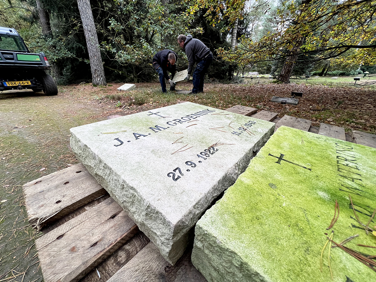 Renovatie Grafstenen Nationaal Ereveld Loenen Oorlogsgravenstichting Renovatie Grafstenen Nationaal Ereveld Loenen Oorlogsgravenstichting